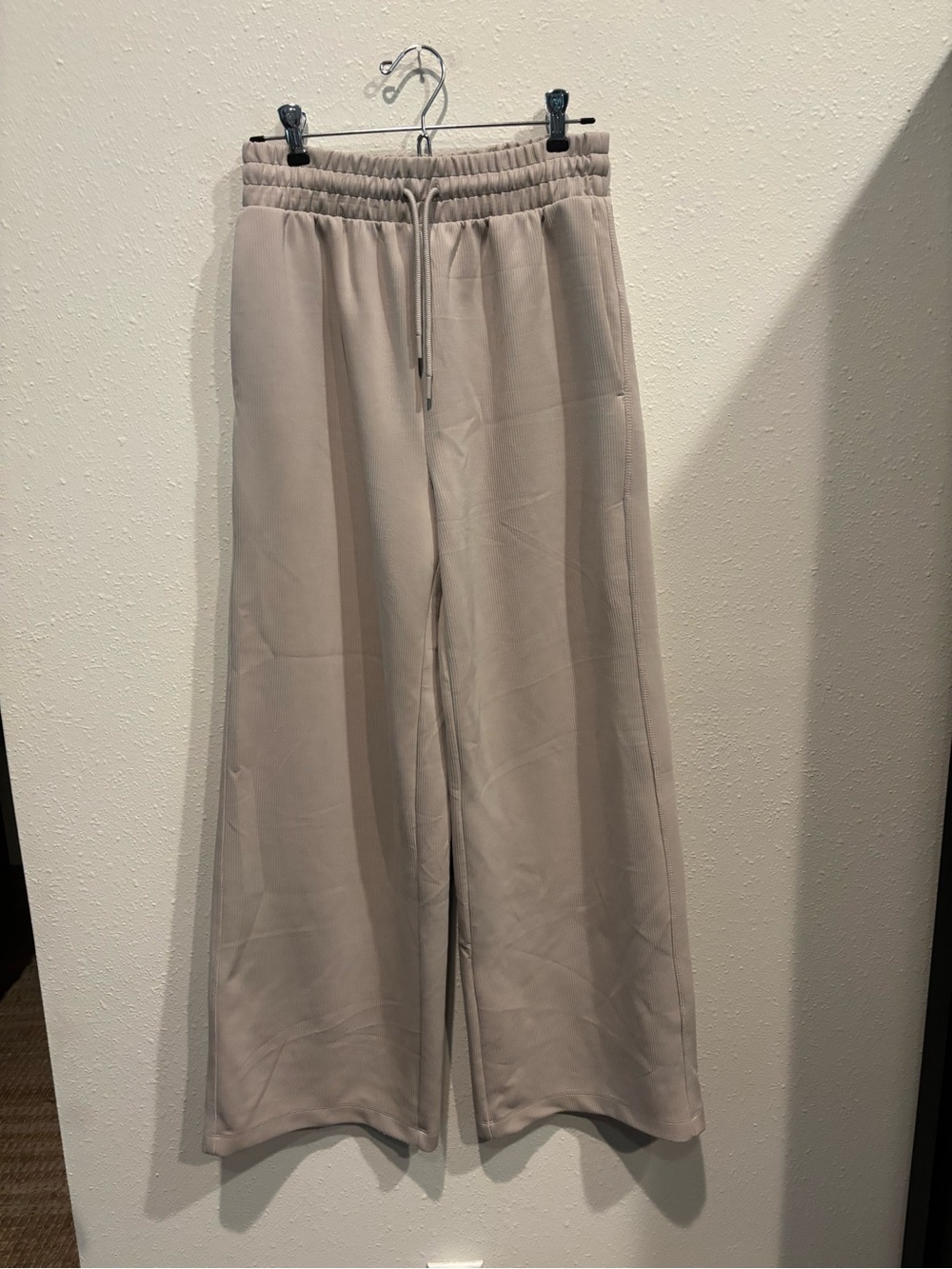 all in motion Wide-Leg Drawstring Joggers - Light Beige small